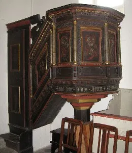 Die geschnitzte Kanzel der Böllberger Kirche